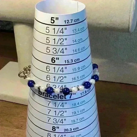 Acrylic Toggle Clasp Bracelet Blue and White - Picture 3 of 3